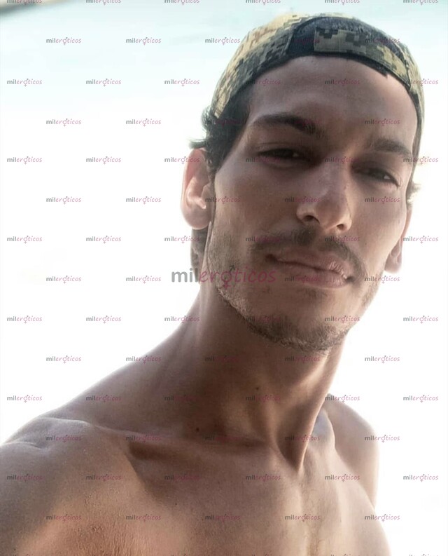 FOTOS DE PEDRO BRASILEÑO MODELO 23 CM ACTIVO. ENGLISH, SPANISH, PORTUGUÉS.