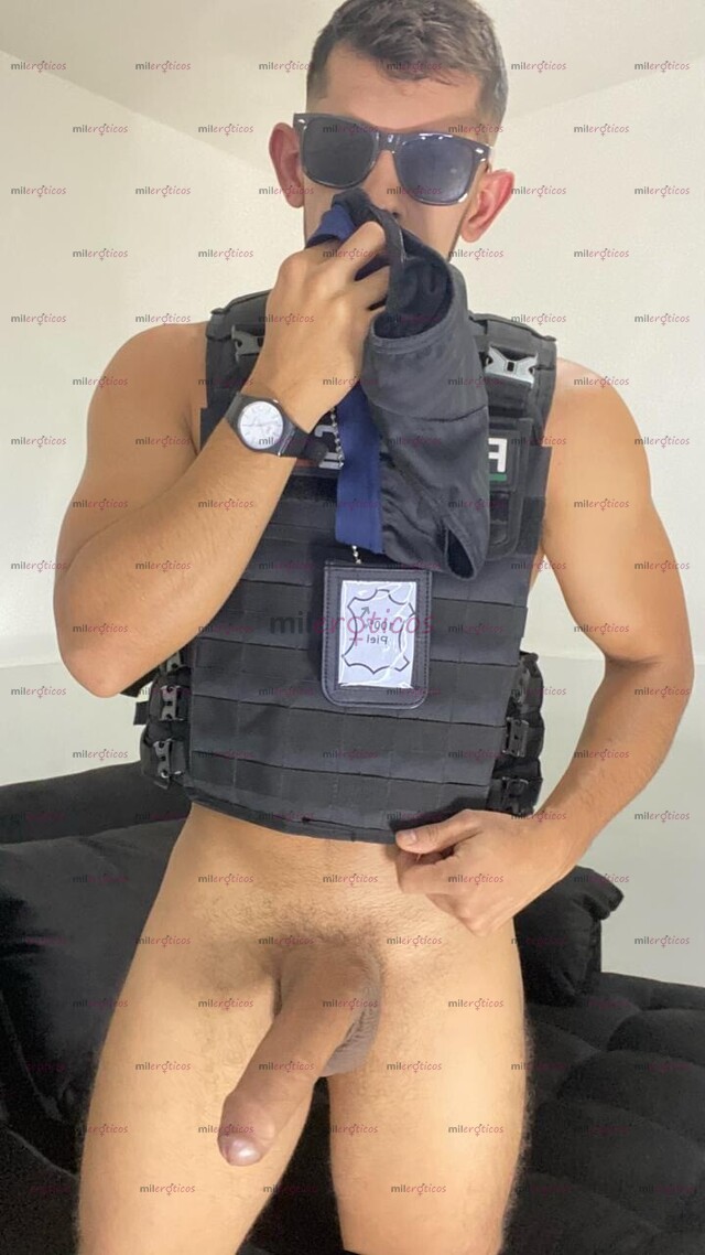 FOTOS DE MACHO ACTIVO DOTADO MASCULINO FORNIDO ATLÉTICO