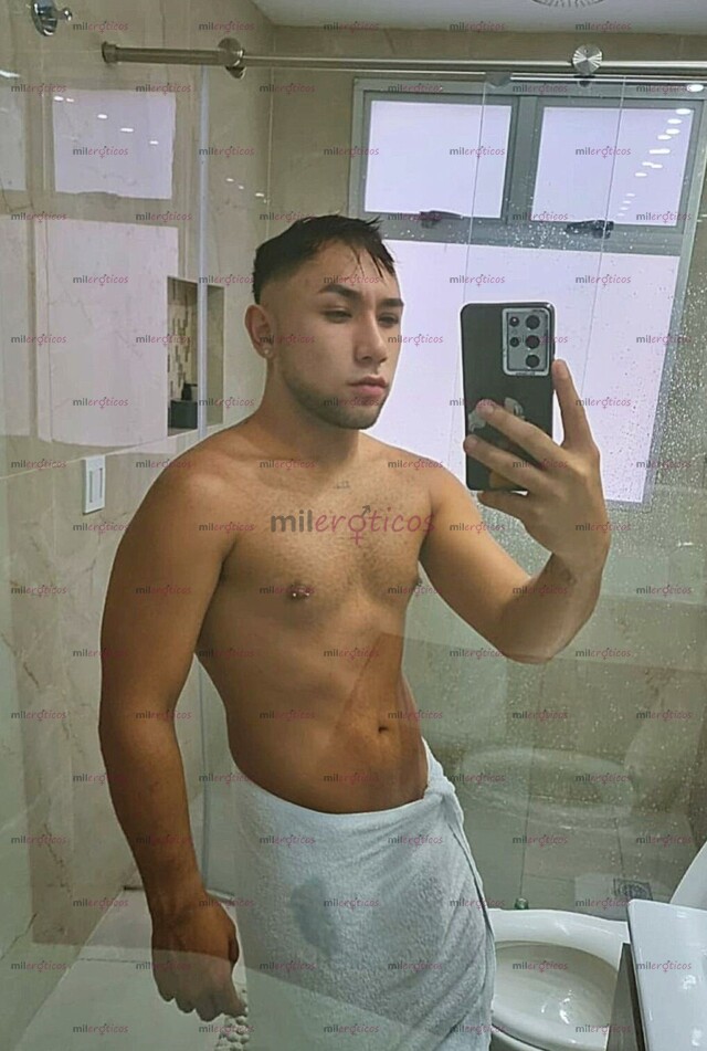 FOTOS DE JHEIZER CARIBEÑO BIEN MORBOSO CON UNA DOTACION 21CM DE VERGOTA CON UN BUEN CULO