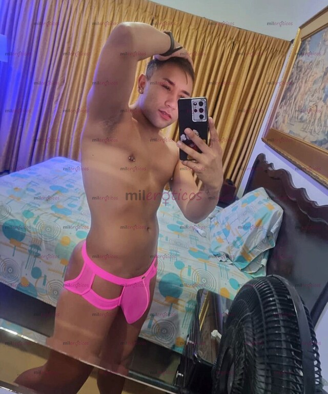 FOTOS DE JHEIZER CARIBEÑO BIEN MORBOSO CON UNA DOTACION 21CM DE VERGOTA CON UN BUEN CULO