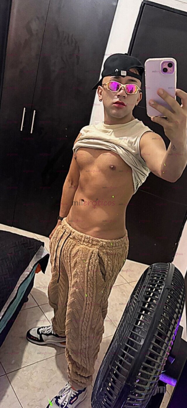 FOTOS DE JHEIZER CARIBEÑO BIEN MORBOSO CON UNA DOTACION 21CM DE VERGOTA CON UN BUEN CULO