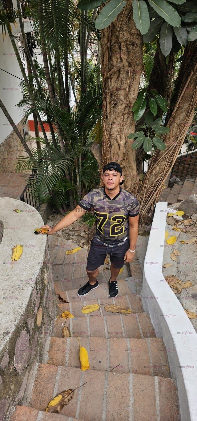 FOTOS DE JOVEN DISPONIBLE GRANDE Y MUY GRUESO MUY GRUESO