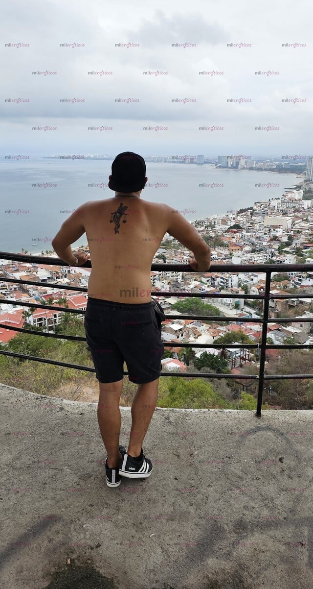 FOTOS DE JOVEN DISPONIBLE GRANDE Y MUY GRUESO MUY GRUESO