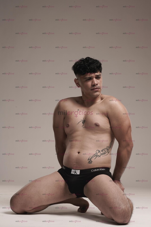 FOTOS DE JOVEN DISPONIBLE GRANDE Y MUY GRUESO MUY GRUESO