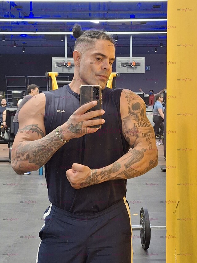 FOTOS DE MACHO FIT ALTO 185M MAMADO 100KG Y DOTADO SON 21CMS