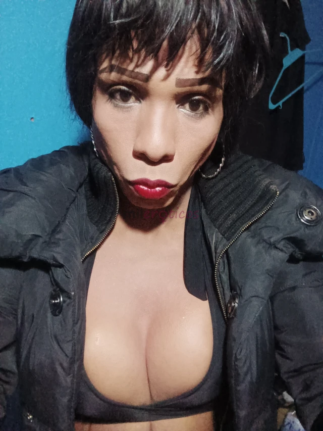 Les ofresco un buen servicio besitos d pololos caricias chupadita beso negro garganta profunda lluvia dorada y blanca fetiches y mas voy tmb a domicil...