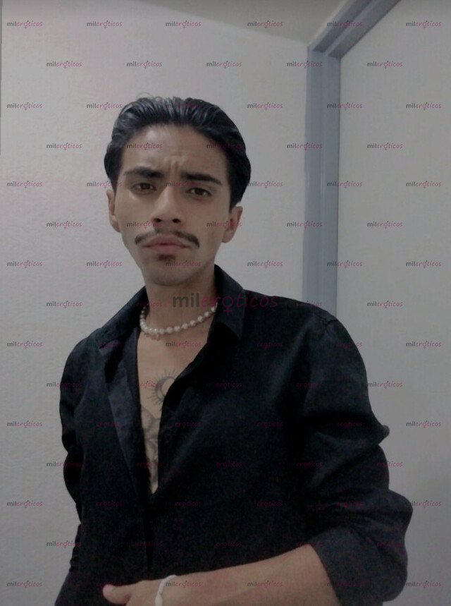 FOTOS DE JOVEN DE 25 AÑOS, DOTADO EN BUSCA DE MUJERES Y TRANS PASIVAS.
