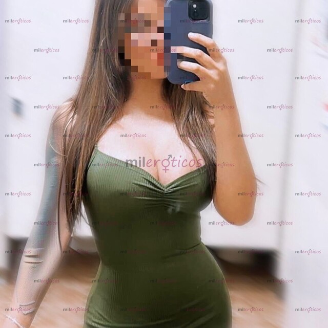 FOTOS DE DELICIOSAS TETAS NATURALES Y UNA CARA GUAPA TODO EN UNO