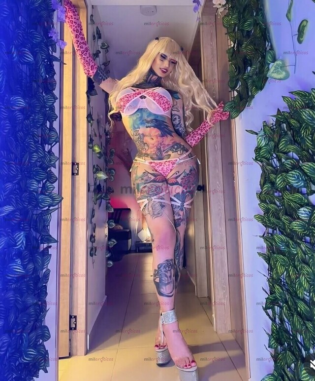 FOTOS DE ULTIMO DIA EN MEDELLIN HERMOSA TATUADA CON LENGUA BIFICA