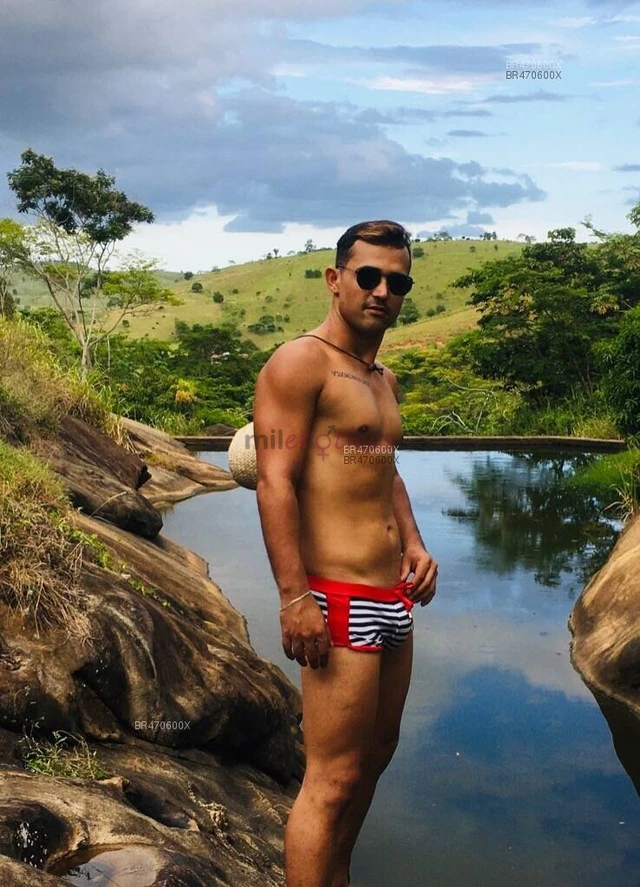 Ola espero que esteja tudo bem com vcs sou novo na cit so atendo mulheres e casal discretos nao atendo homens vc mulher que esta afim de dar uma escap...