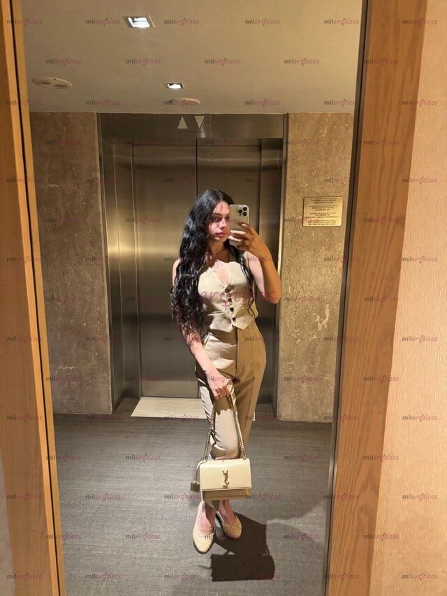 FOTOS DE LA MÁS FINA EDUCADA CON CLASE CON BELLEZA Y ESTILO SASHA MONTENEGRO 21 AÑOS