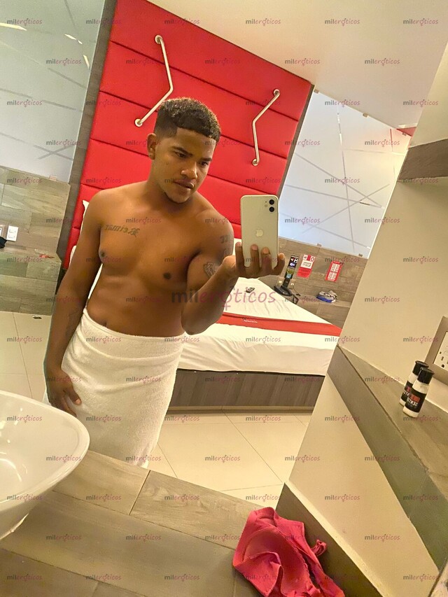 FOTOS DE HOLA, ME LLAMO WILVER, SOY VENEZOLANO. TENGO 23 CM Y 25 AN OS