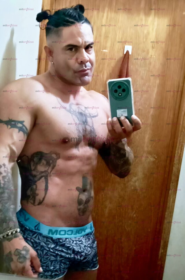 FOTOS DE SOLO PARA MUJERES Y PAREJAS. HOMBRE MACHO MAMADO