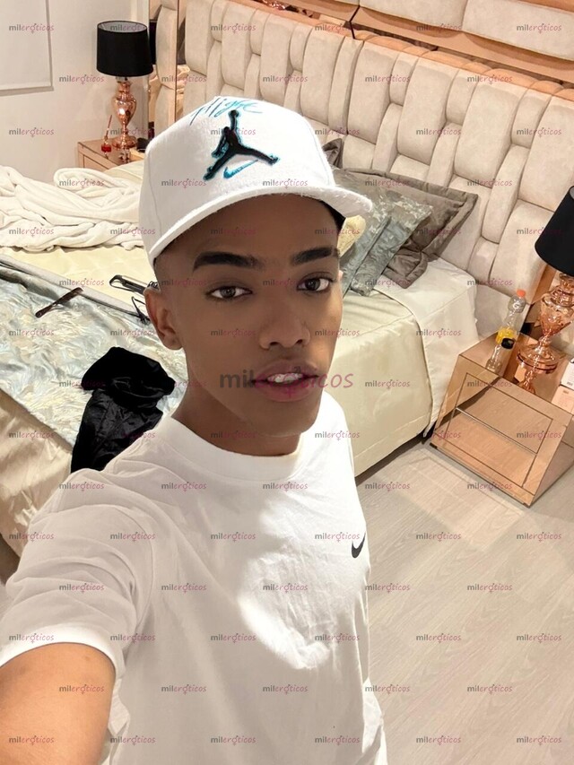 FOTOS DE CHICO VERGON 22 CM LECHERO DOTADO DESTROZADO DE CULO DOMINANTE Y SUMISO