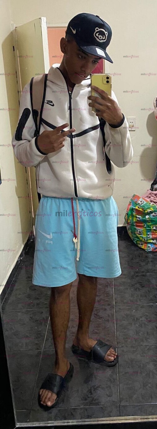 FOTOS DE CHICO VERGON 22 CM LECHERO DOTADO DESTROZADO DE CULO DOMINANTE Y SUMISO