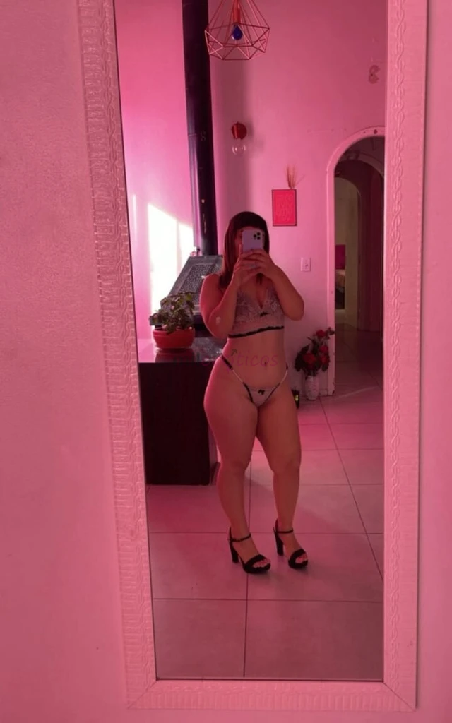 Cheguei prepare se para viver uma experiencia fora do comum com uma mulher de presenca marcante corpo escultural e atitude envolvente elegancia seduca...