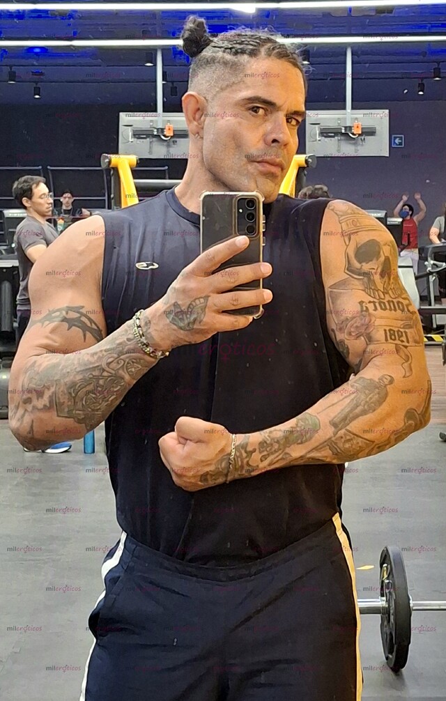 FOTOS DE MACHO MUSCULOSO BIENDOTADO VERGOTA DE 21CM GRUESA