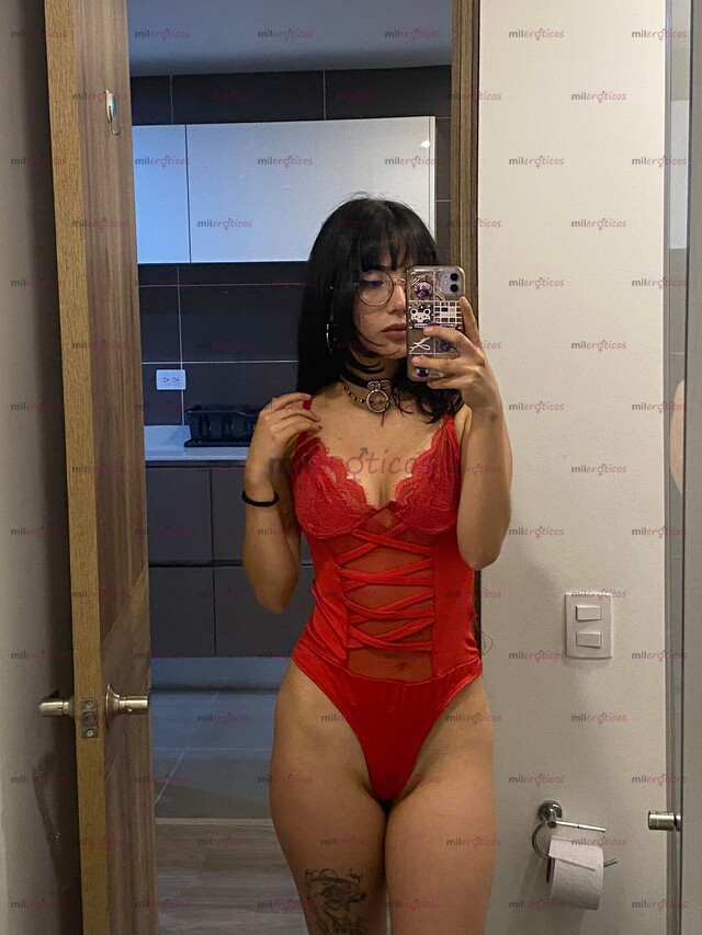 FOTOS DE ALTURA SENSUAL, PORTE ELEGANTE Y CURVAS SEDUCTORAS