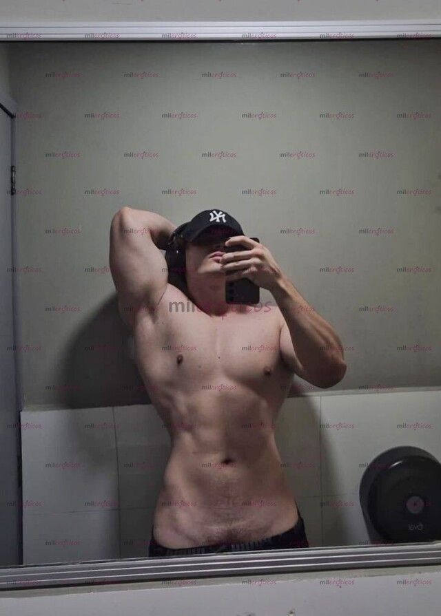 FOTOS DE COLAGENO DE 20 AÑOS ATLÉTICO Y GUAPO CON EL MEJOR TRATO Y 20CM DE VERGA LECHOSA