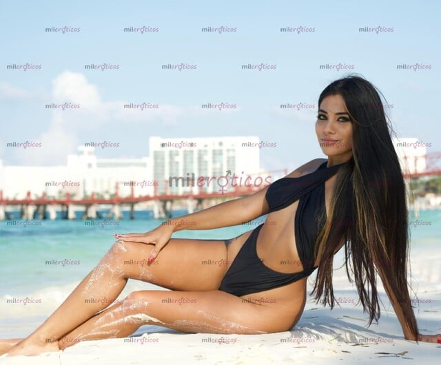 FOTOS DE MOROCHA DIVERTIDA , SEXI Y NATURAL CON MUCHAS GANAS DE PASARLA BIEN !
