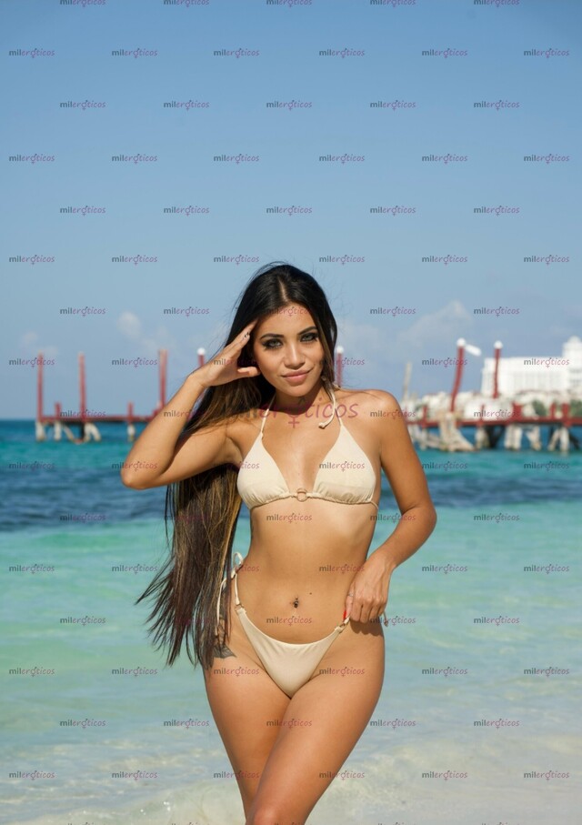 FOTOS DE MOROCHA DIVERTIDA , SEXI Y NATURAL CON MUCHAS GANAS DE PASARLA BIEN !