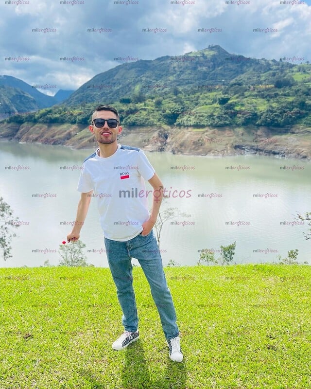 FOTOS DE UNIVERSITARIO JOVEN, EDUCADO Y SIEMPRE LISTO PARA DIVERTIRME