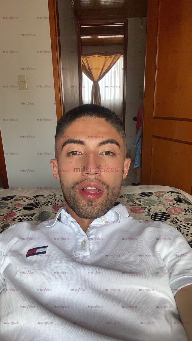 FOTOS DE UNIVERSITARIO JOVEN, EDUCADO Y SIEMPRE LISTO PARA DIVERTIRME