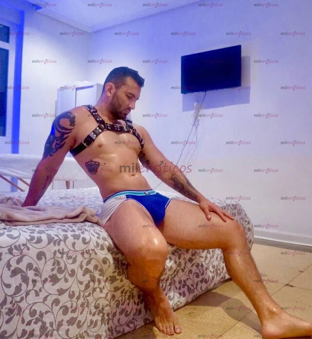 FOTOS DE GIGOLO PAISA CON CUERPO MUY CUIDADO ASEADO MACHO