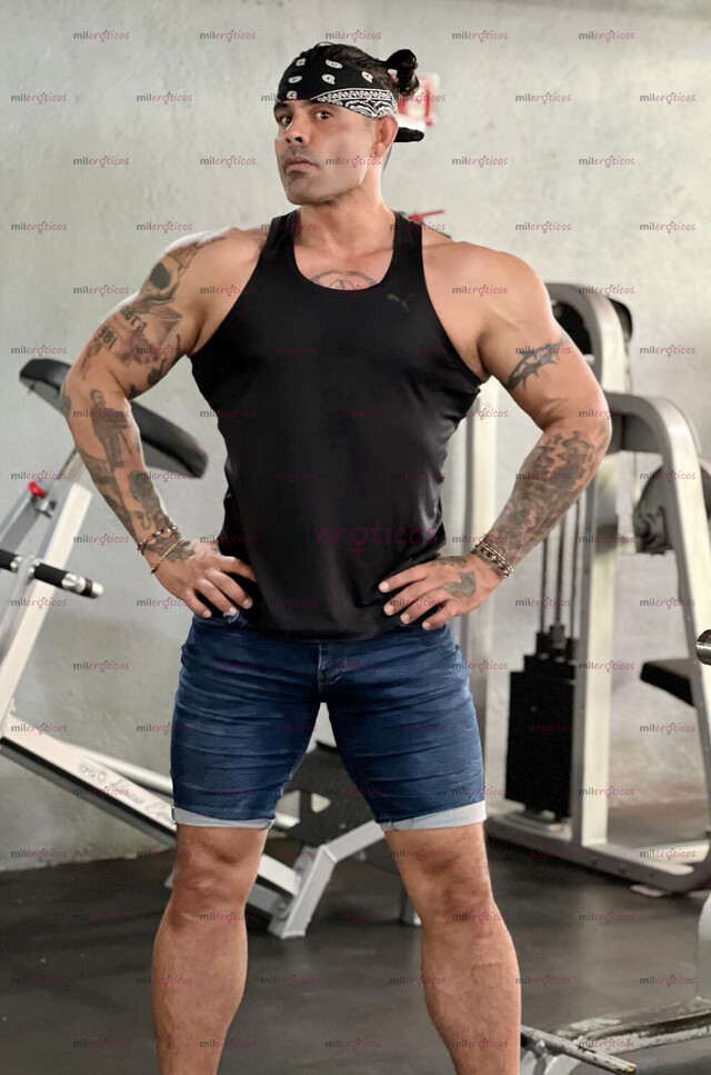 FOTOS DE DESCOMUNAL A 2 MANOS NO TE VA CAVER EN LA BOCA