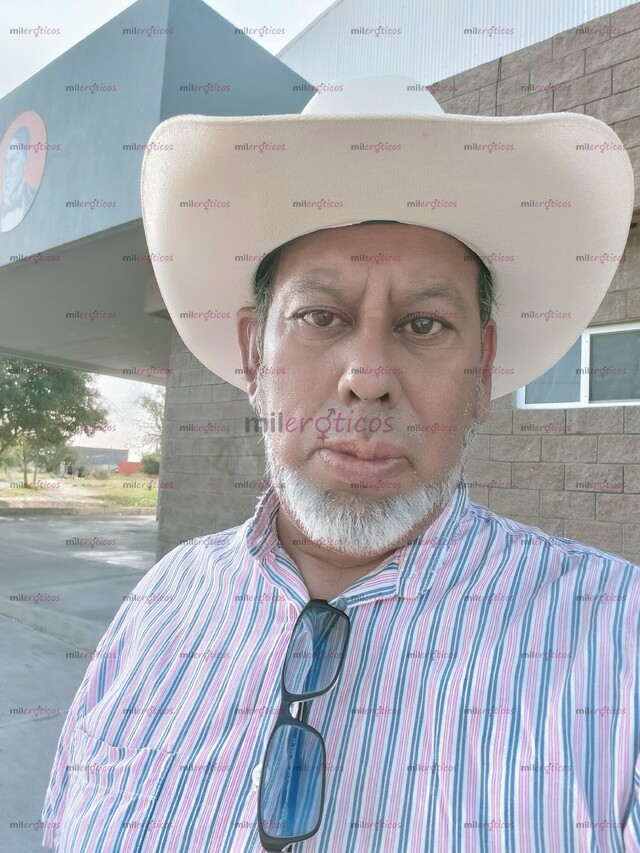 FOTOS DE MUY COMPLACIENTE, SOLO MUJERES O PAREJAS.