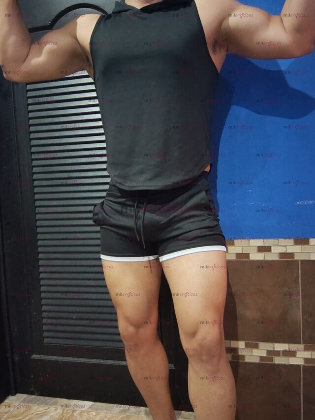 FOTOS DE VENEZOLANO BUENA ONDA, CALIENTE Y COMPLACIENTE Y DOMINANTE