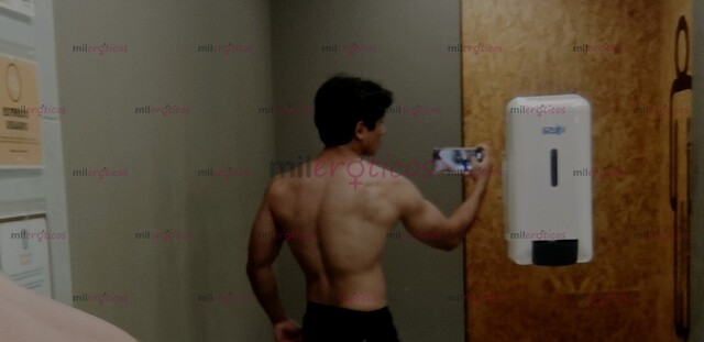 FOTOS DE JOVEN Y ATLÉTICO, LISTO PARA CUMPLIR TUS DESEOS