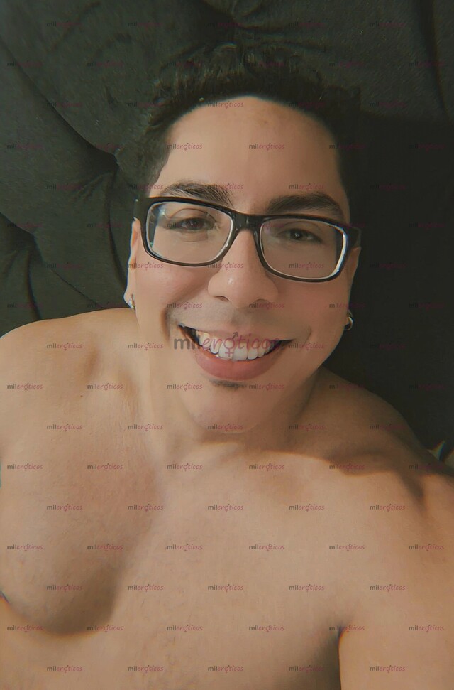 FOTOS DE SOY ALEX JOVEN EXTRANJERO Y DISCRETO. PARA MUJERES Y PAREJAS COMPLACIENTE