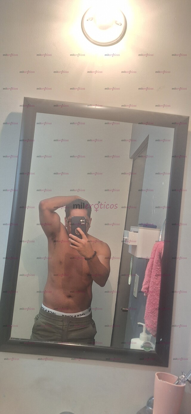 FOTOS DE SOY ALEX JOVEN EXTRANJERO Y DISCRETO. PARA MUJERES Y PAREJAS COMPLACIENTE