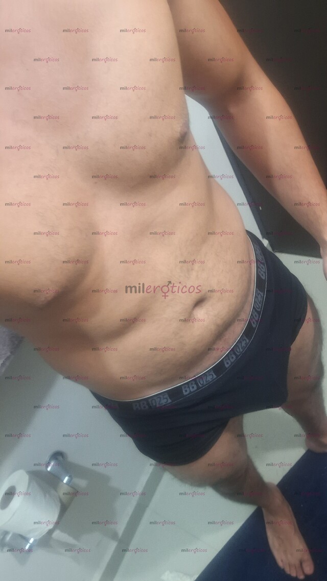 FOTOS DE SOY ALEX JOVEN EXTRANJERO Y DISCRETO. PARA MUJERES Y PAREJAS COMPLACIENTE