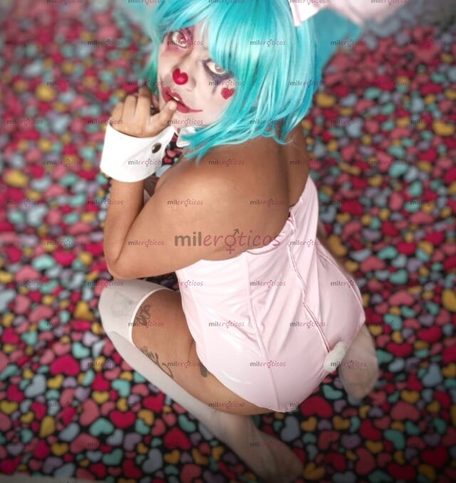 FOTOS DE HERMOSA JOVENCITA COSPLAYER MUY CALIENTE Y COMPLACIENTE