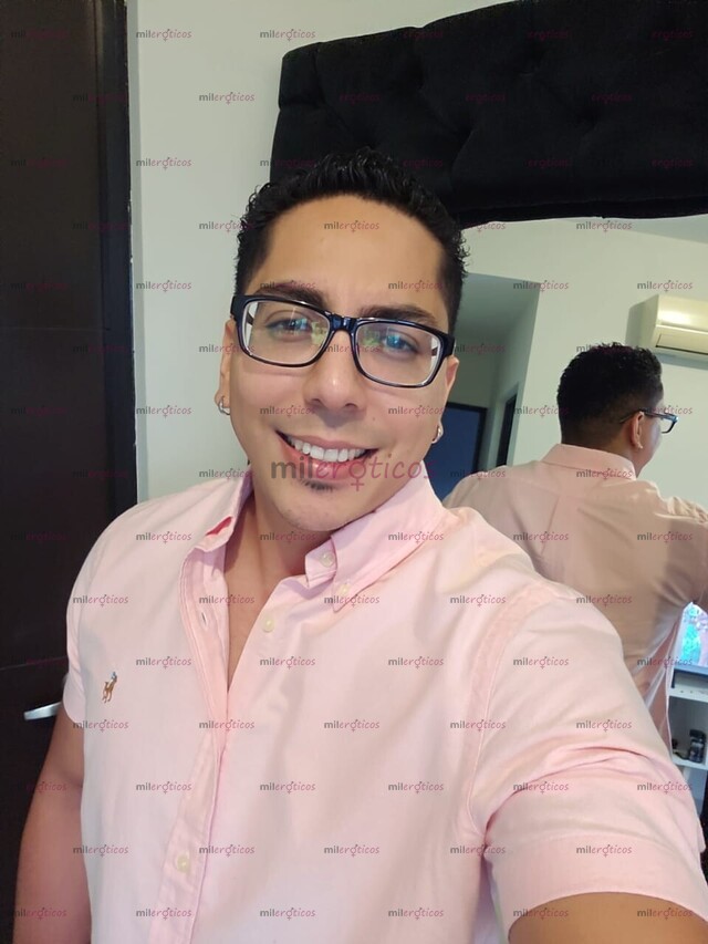 FOTOS DE SOY ALEX JOVEN EXTRANJERO Y DISCRETO. PARA MUJERES Y PAREJAS COMPLACIENTE