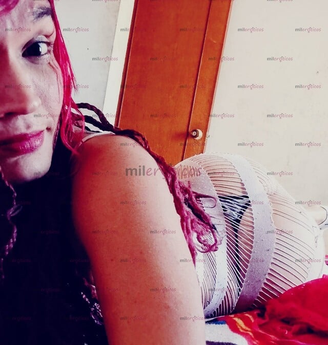 FOTOS DE ARRECHITA CON GANAS DE SACARTE ESA LECHESITA BB VEN Y TE LA SACO CON MI BOQUITA