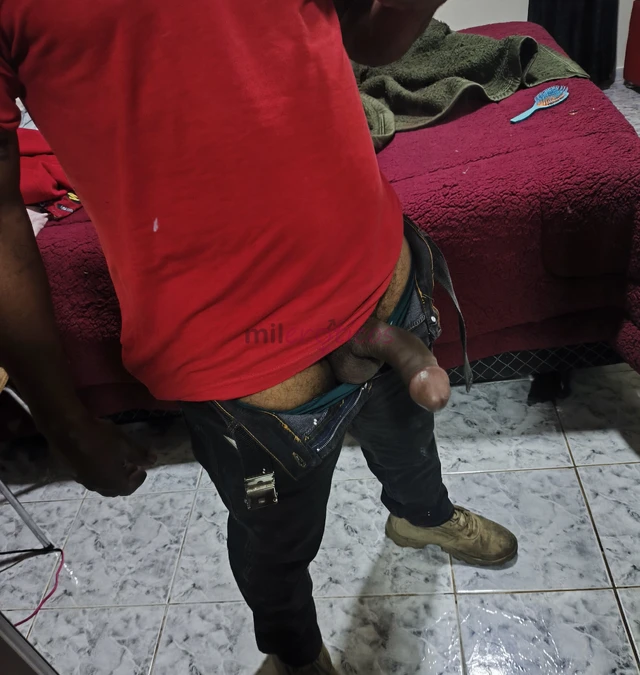 Sou um frentista dotado e vou mostrar todo a minha mangueira a vcs mostrando meu dia a dia e uns videos feitos no posto mesmo para que todos possam se...