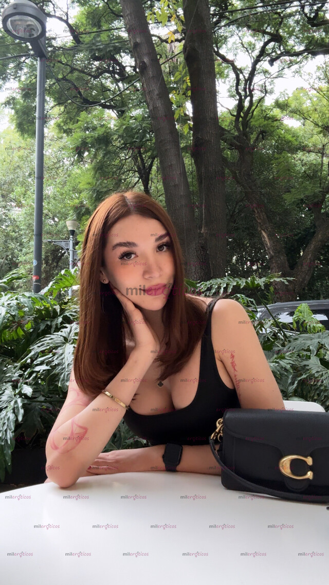 FOTOS DE ALTA, DELGADA Y CON UN ROSTRO DE MUÑECA ¿QUIERES PROBAR?