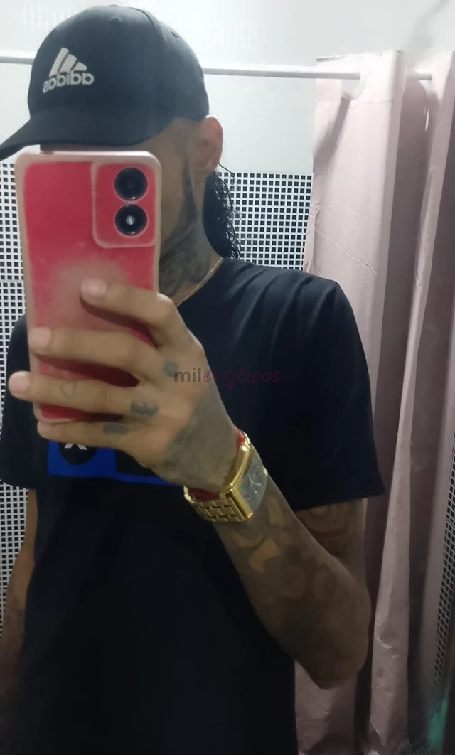 Novinho tatuado cheio de tesao pronto pra realizar seus desejos vem amor qui um prazer e garantido e muito tesao pra voce amor amor amor vem vida to c...