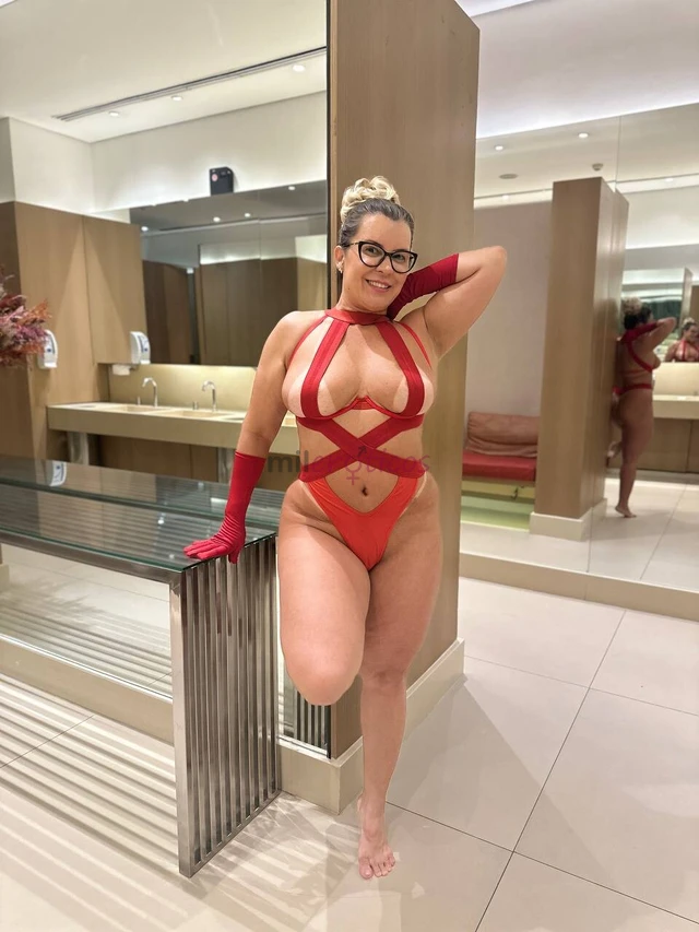 Ola meus amores sou uma coroa com 51 anosdisponibilizando os meus servicos virtuaisde chamada de video e venda de conteudosfaco namoradinha gozo gosto...