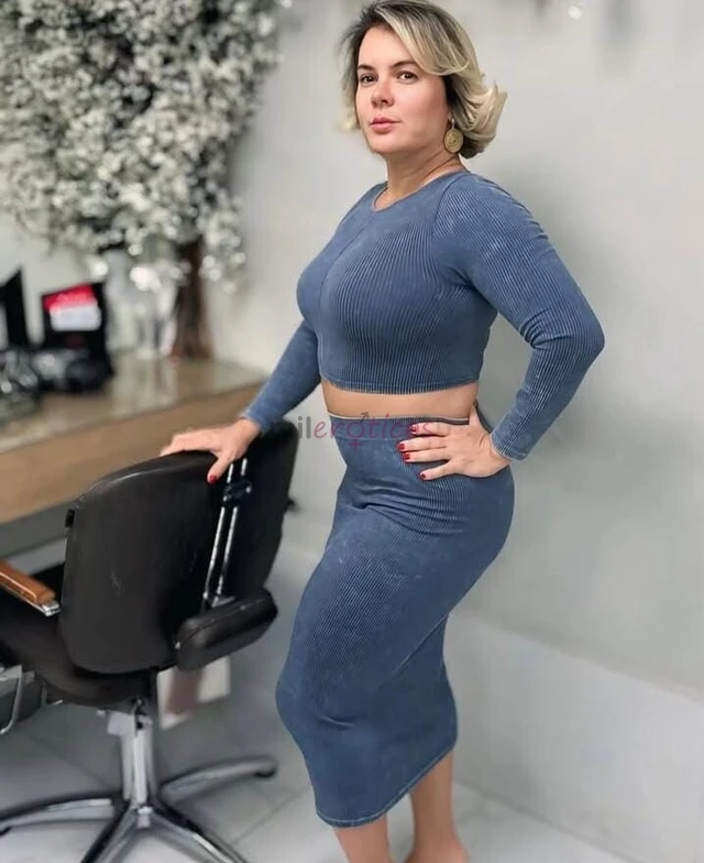 Ola meus amores sou uma coroa com 51 anosdisponibilizando os meus servicos virtuaisde chamada de video e venda de conteudosfaco namoradinha gozo gosto...