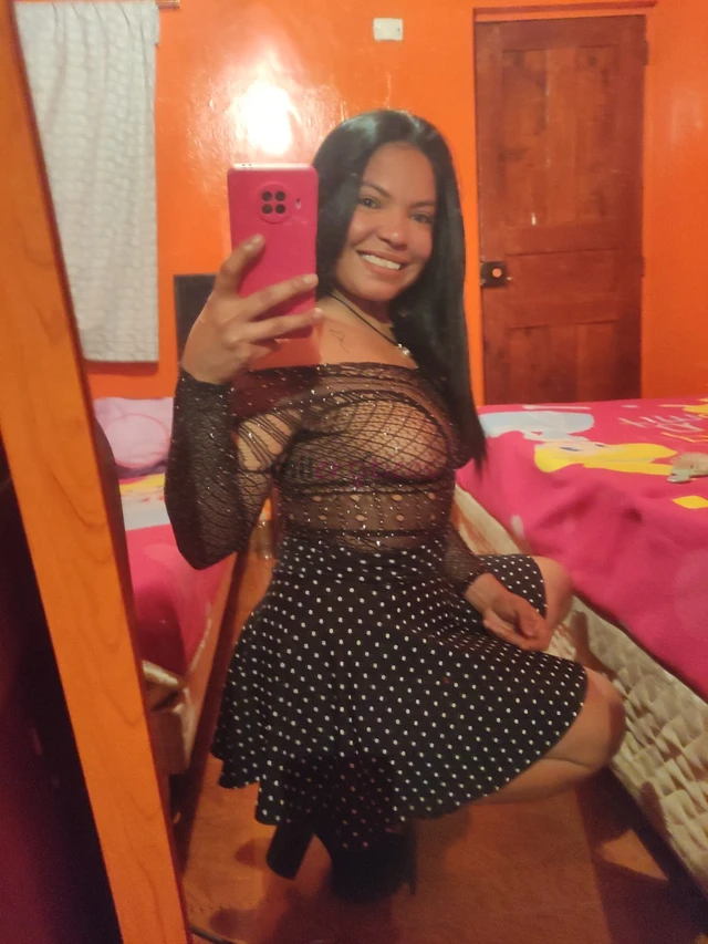 Amor soy una linda morenita de paso por tu ciudad no te quedes con las ganas de disfrutarme respecto tu tiempo amor pasaremos un rato agradable y rico...