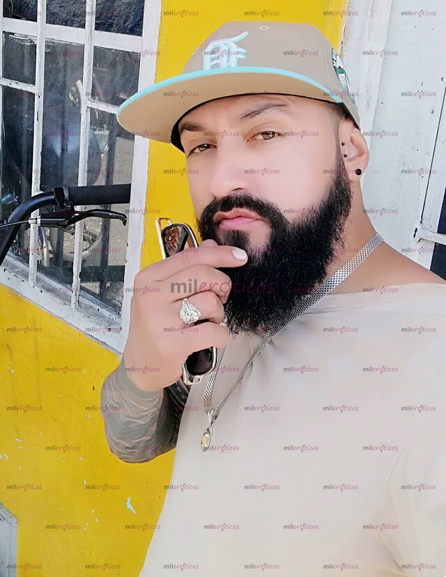 FOTOS DE POTRO DOTADO CON DESEOS INSACIABLES DE DETONARTE TODA. SOY RESERVADO Y COMPLACIE