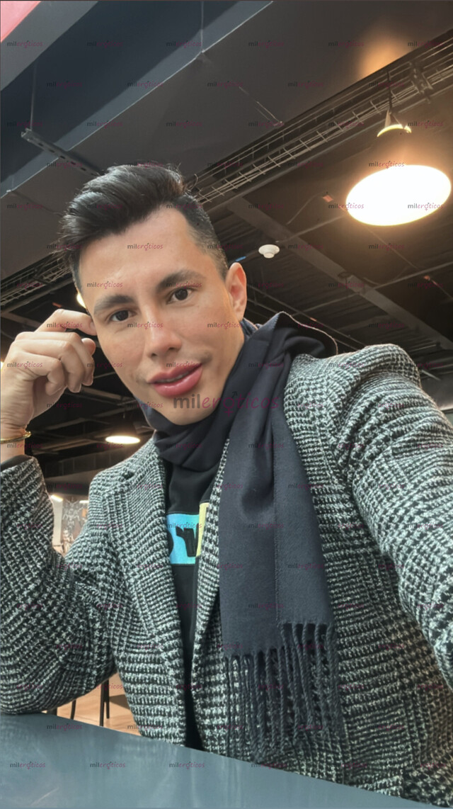 FOTOS DE LATINO GUAPO ATLÉTICO, CALIENTE Y VERSÁTIL PARA MAYOR PLACER