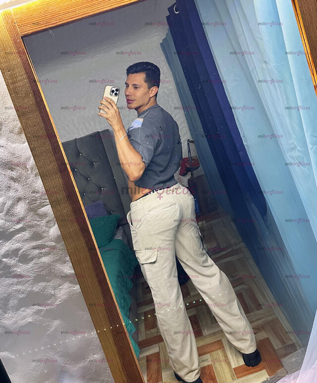 FOTOS DE LATINO GUAPO ATLÉTICO, CALIENTE Y VERSÁTIL PARA MAYOR PLACER