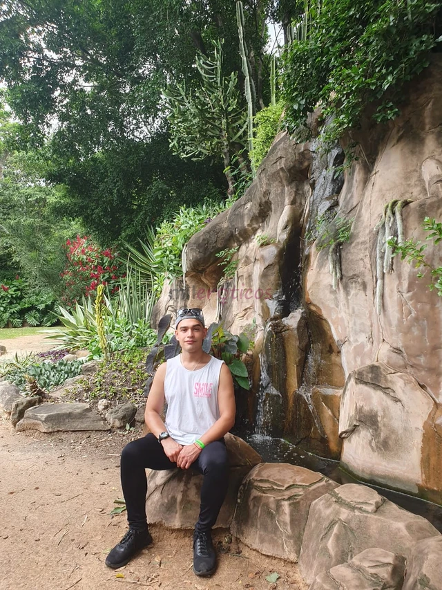 Hola pa estoy disponible ahora me encanta penetrar y prenar dejar la leche en el hoyito tengo lugar privado en paseo cousino 10seguirme en twteer dari...