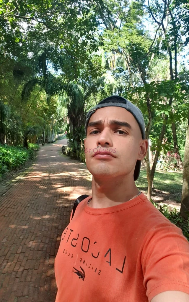 Hola pa estoy disponible ahora me encanta penetrar y prenar dejar la leche en el hoyito tengo lugar privado en paseo cousino 10seguirme en twteer dari...