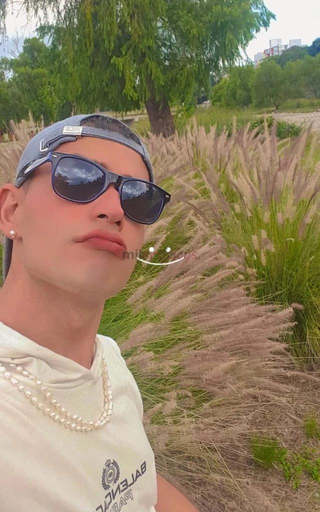 Hola pa estoy disponible ahora me encanta penetrar y prenar dejar la leche en el hoyito tengo lugar privado en paseo cousino 10seguirme en twteer dari...